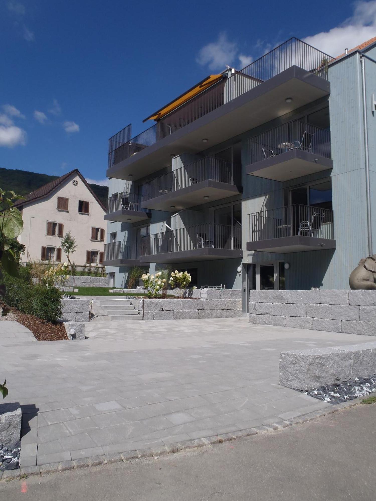 Hotel Traube Garni Kuttigen Bagian luar foto