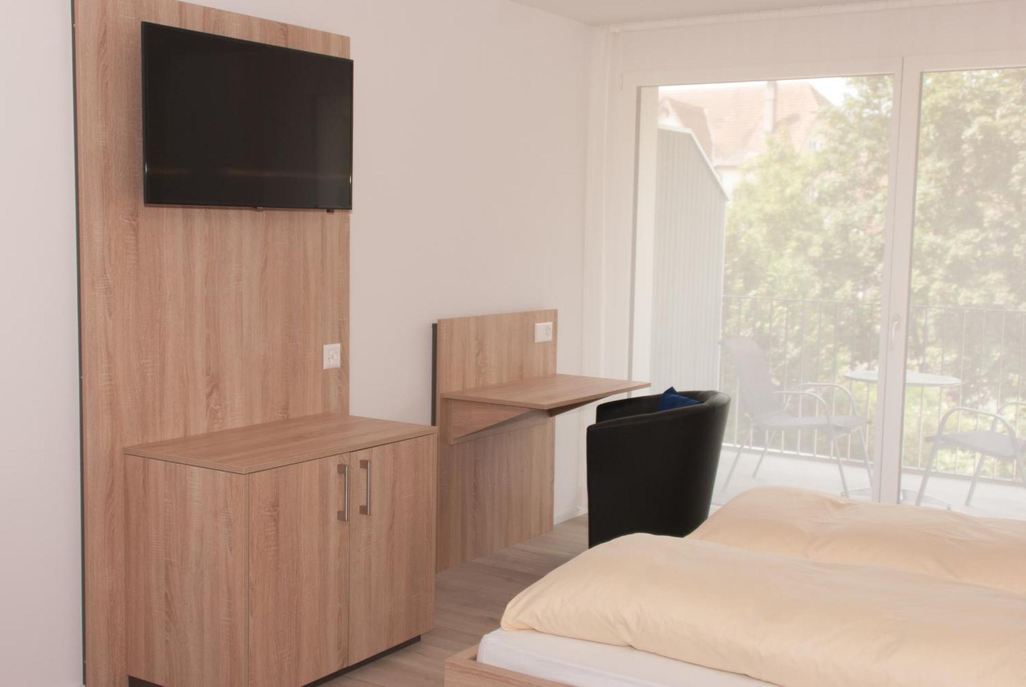 Hotel Traube Garni Kuttigen Ruang foto