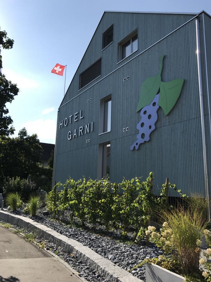 Hotel Traube Garni Kuttigen Bagian luar foto